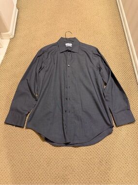 Calvin Klein Non-Iron Slim Fit Button Up Work Dress Shirt (Men’s 16.5 - 32/33)